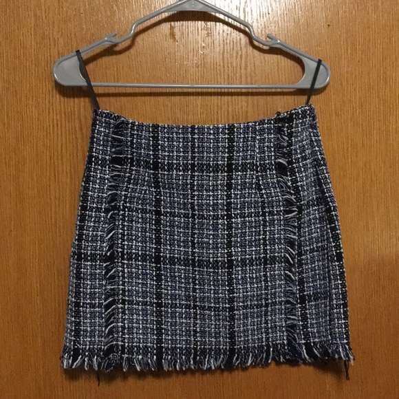 ‫Frayed Trim Plaid Tweed Skirt - Picture 4 of 8